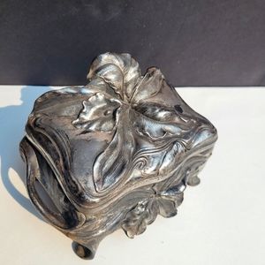 Art nouveau early 1900s jewelry casket